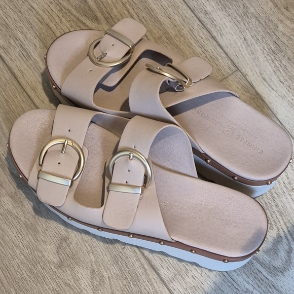Women's Beige Platform Sandals Chinese Laundry - Picture 6 of 11